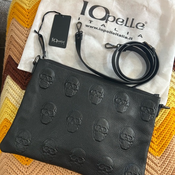 Black skull embossed iopelle Crossbody Bag - Picture 1 of 6
